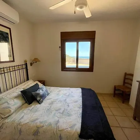 Βίλα With Private Pool, Mountain And Sea Views