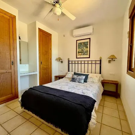 Βίλα With Private Pool, Mountain And Sea Views Μάλαγα