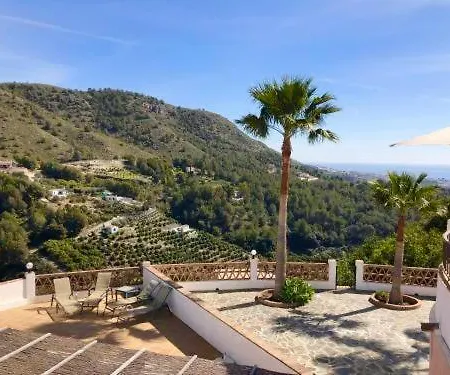 With Private Pool, Mountain And Sea Views Màlaga
